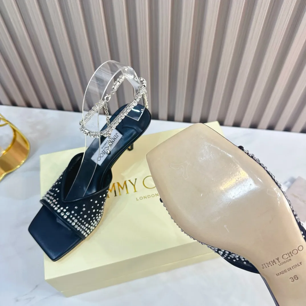 👟👟Ex-factory price 660👟👟 JIMMY CHOO (Jimmy CHOO) 💝💝💝 is a very comprehensive noble fashion lifestyle brand, with a series of women's high-heeled, medium-heeled, flat-heeled sandals with the same strap from major fashion bloggers and celebrities in Hong Kong and the United States.  The Australian pointed toe, round toe and square toe series are simply beautiful. Fall in love with elegance and playful sense of the future. Just by looking at them, you want to own them immediately, but you can really think about a pair of exquisite high heels~~~~~~~~~~~~~~~~~ 💝This series is specially designed for extraordinary and indifferent ladies, thus creating a unique overall effect, Jimmy Choo Design products that inspire women to move forward and show their charm💝💝💝 1⃣️Material: Imported genuine mesh hot diamond 2⃣️Inner: Imported Italian lambskin, super soft and delicate 3⃣️Outsole: Imported Italian original original color genuine leather outsole Heel height 6.5cm (10.0/8.5cm can be made) 4⃣️Code number: 35-39 (34.40.41.42 customized)